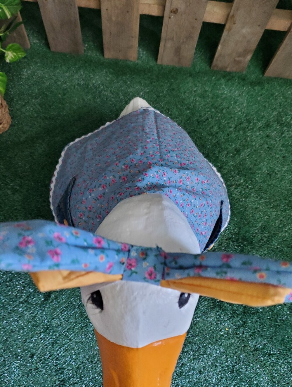 Large Concrete Porch Goose Outfit With Bow - Picture 6 of 13